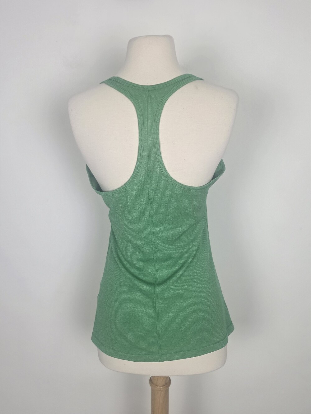 Nike Tank - Picture 2 of 9